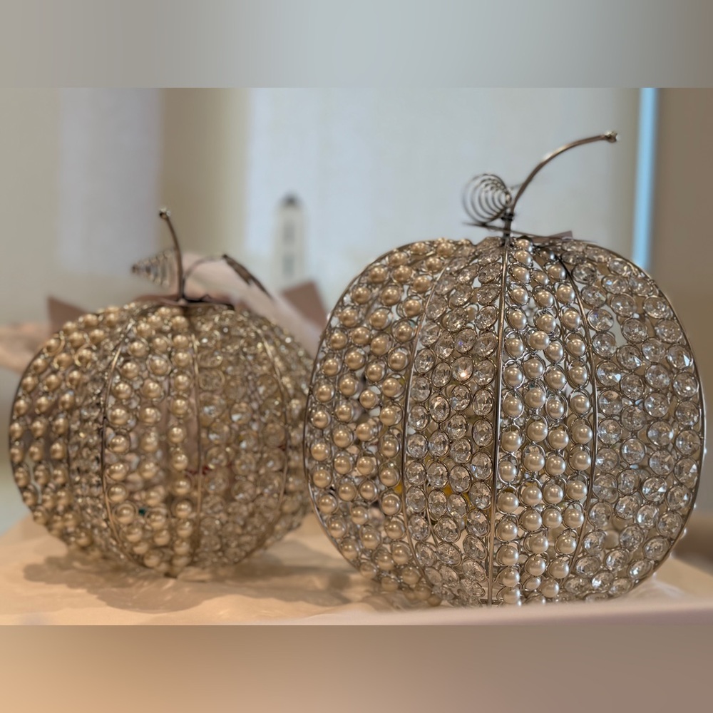 Pearls & Crystal Pumpkin - Picture 3 of 8